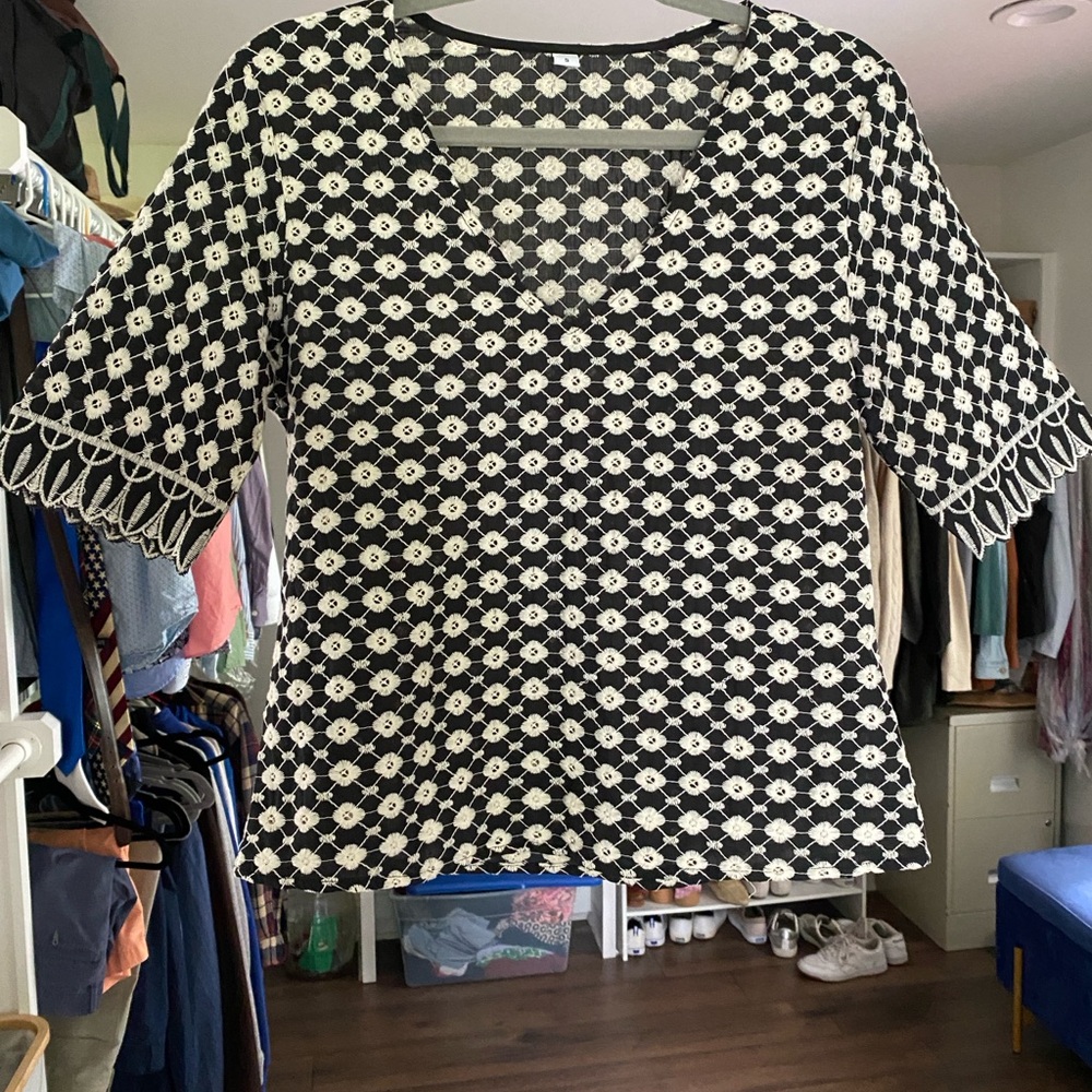 Elegant Black and White Geometric Women's Blouse